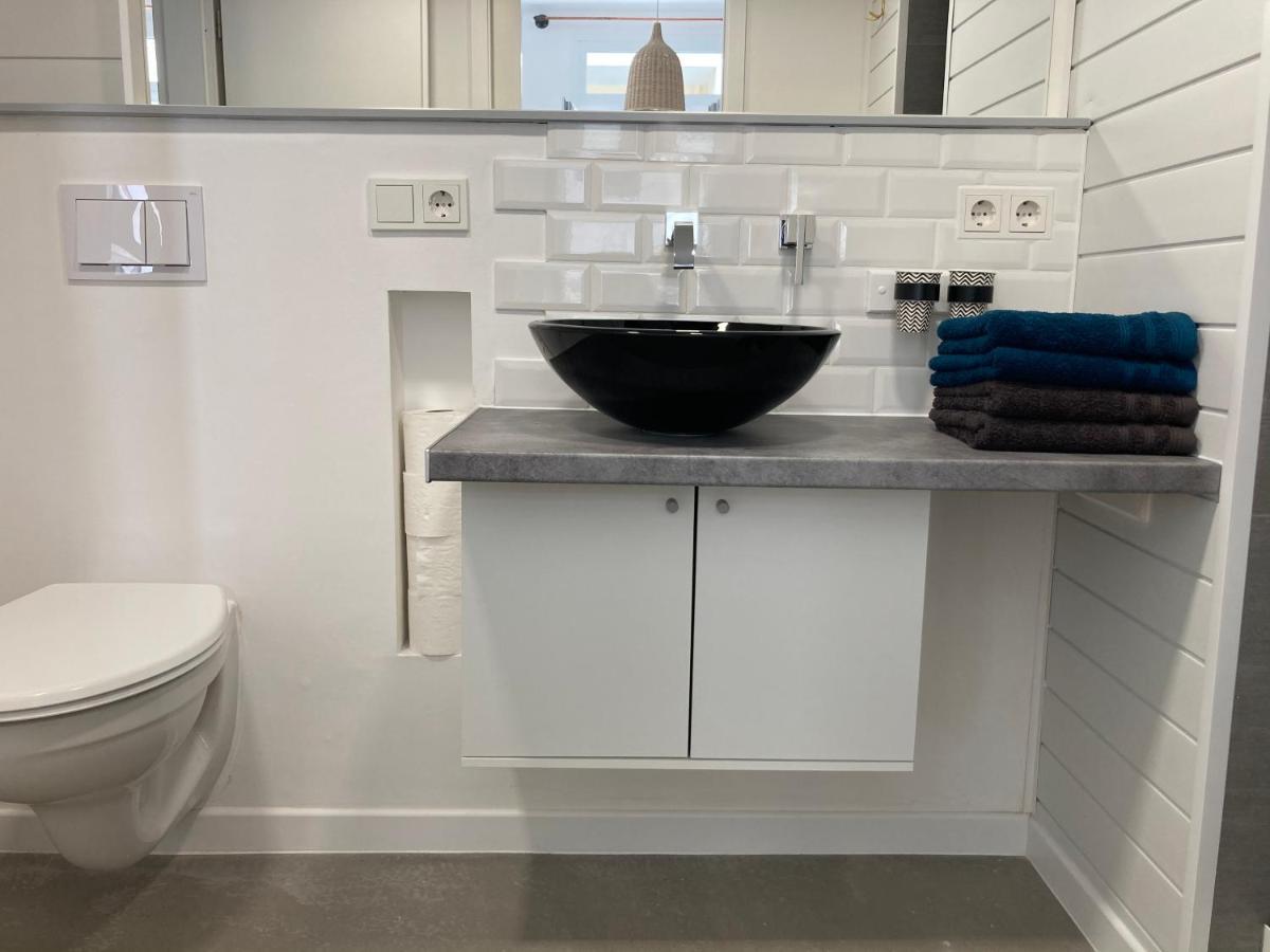 Living At Saarpartments - Adultsonly - Business & Holiday Homes With Kitchen For Long- And Short Term Stay, 3 Min To St Johanner Markt And Points Of Interest 萨尔布吕肯 外观 照片